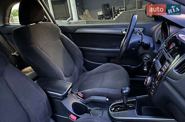 Купе Kia Cerato 2010 в 