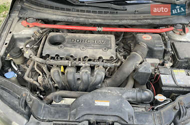 Купе Kia Cerato 2011 в 