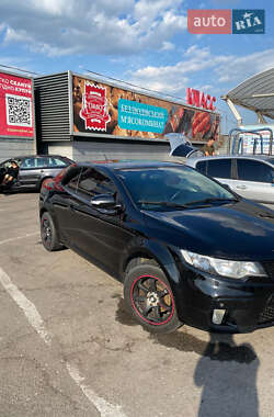 Купе Kia Cerato 2010 в 