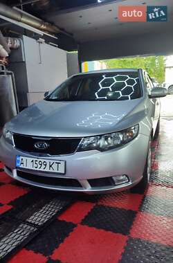 Седан Kia Cerato 2009 в Києві