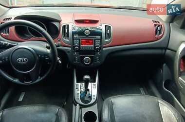 Купе Kia Cerato 2010 в 
