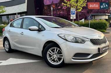 Седан Kia Cerato 2013 в Києві