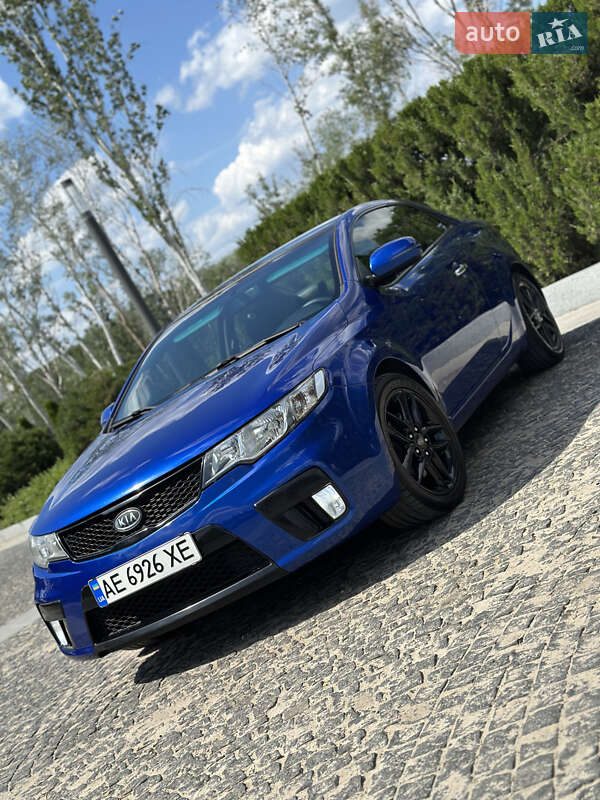 Купе Kia Cerato 2012 в 