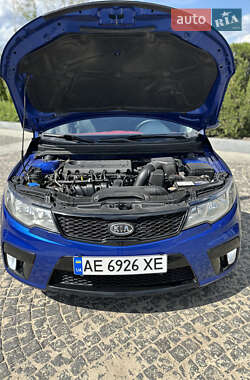 Купе Kia Cerato 2012 в 