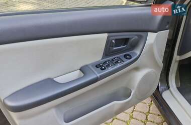Седан Kia Cerato 2006 в 