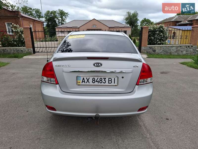 Седан Kia Cerato 2008 в Краснограде