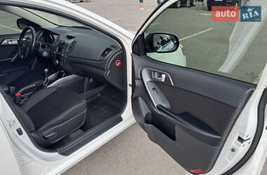 Седан Kia Cerato 2011 в 