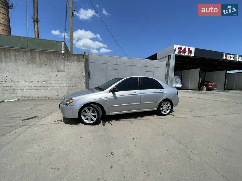 Седан Kia Cerato 2005 в Вознесенську