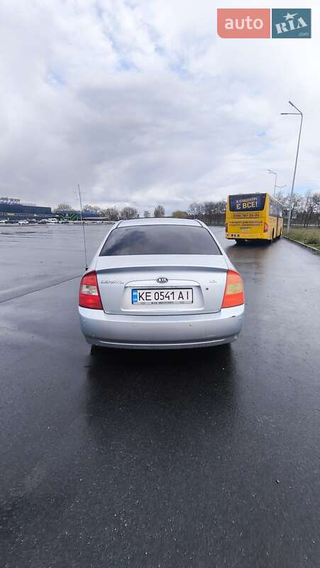 Седан Kia Cerato 2006 в Днепре