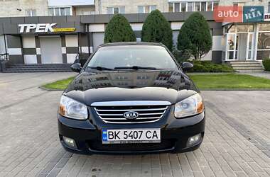Седан Kia Cerato 2007 в Сарнах