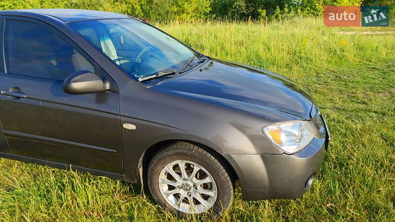 Седан Kia Cerato 2006 в Тростянце