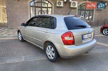 Хэтчбек Kia Cerato 2005 в 