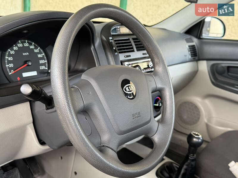 Хетчбек Kia Cerato 2006 в Краматорську