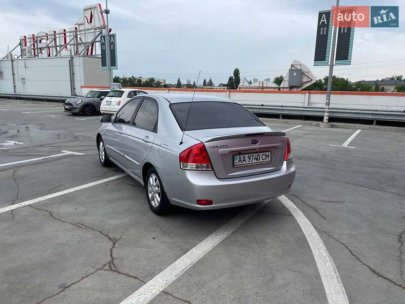 Седан Kia Cerato 2007 в Киеве