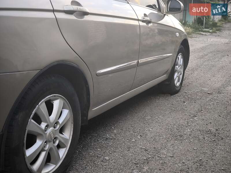Седан Kia Cerato 2007 в Днепре