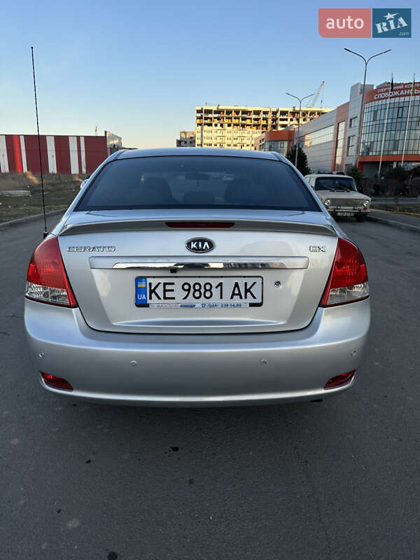Хетчбек Kia Cerato 2008 в Дніпрі