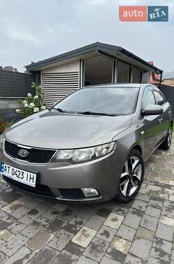 Седан Kia Cerato 2010 в Ивано-Франковске