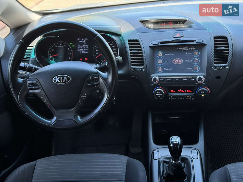 Седан Kia Cerato 2013 в Киеве