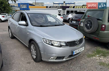 Седан Kia Cerato 2010 в Киеве