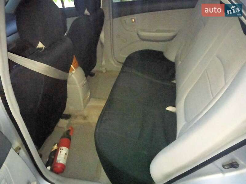 Седан Kia Cerato 2007 в Марганці