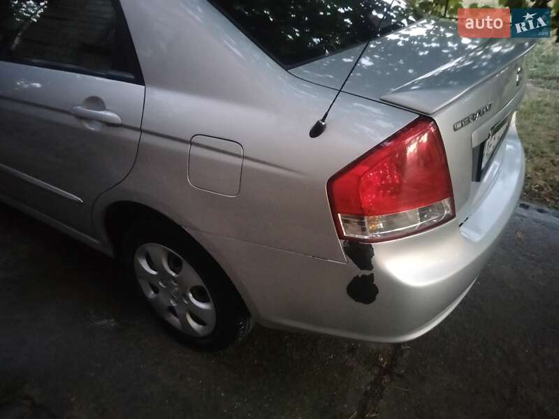 Седан Kia Cerato 2007 в Марганці