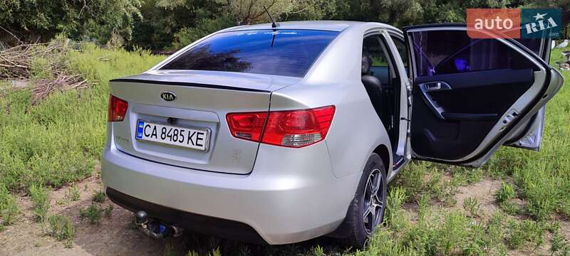 Седан Kia Cerato 2009 в Звенигородке