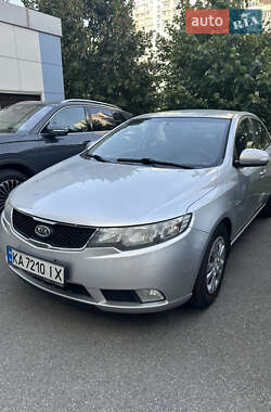 Седан Kia Cerato 2009 в Киеве
