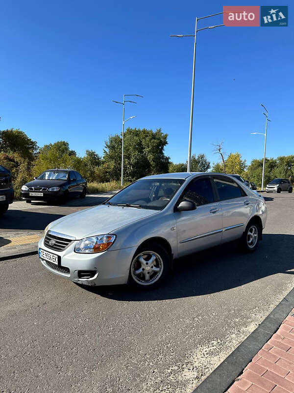 Седан Kia Cerato 2006 в Киеве