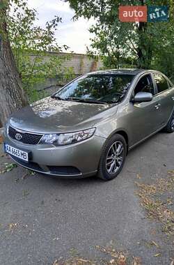 Седан Kia Cerato 2011 в Киеве