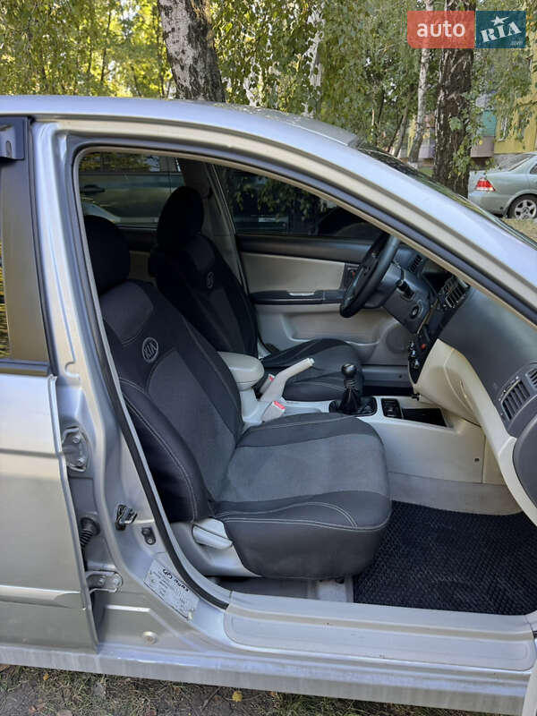 Седан Kia Cerato 2006 в Полтаві