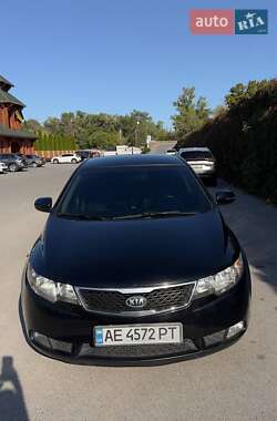 Седан Kia Cerato 2011 в Днепре
