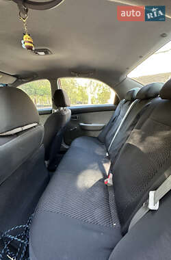 Седан Kia Cerato 2007 в 