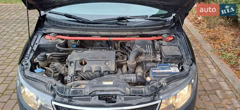 Седан Kia Cerato 2009 в Киеве