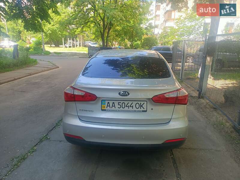 Седан Kia Cerato 2014 в Киеве фото 4 Седан Kia Cerato 2014 в Киеве
