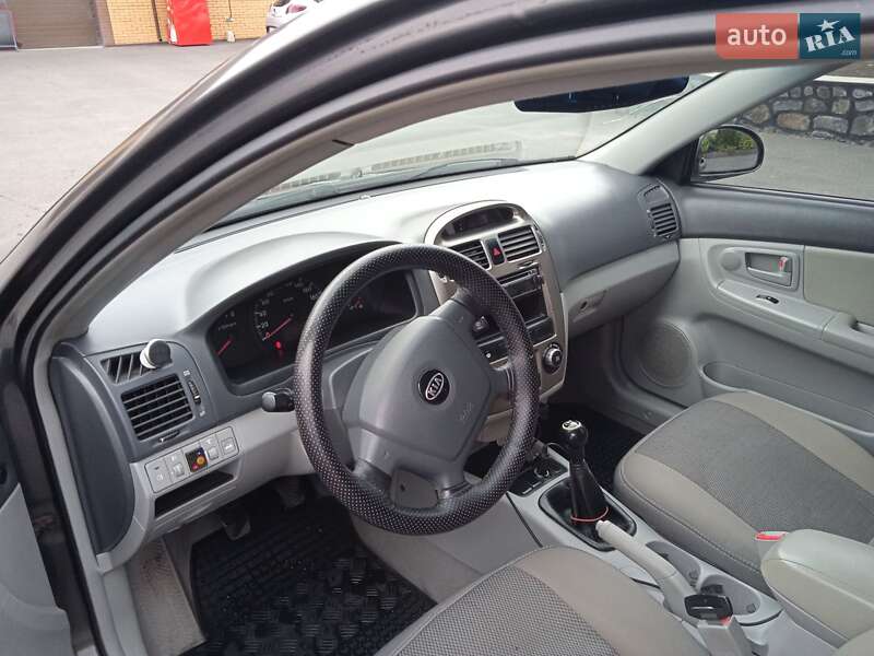 Седан Kia Cerato 2006 в Благовещенском