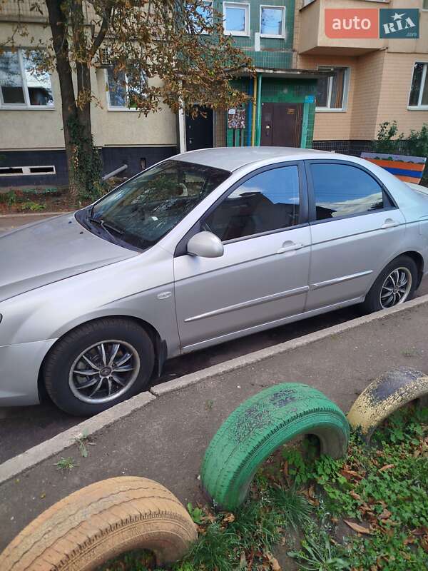 Седан Kia Cerato 2007 в Кривом Роге