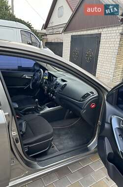 Седан Kia Cerato 2009 в Днепре