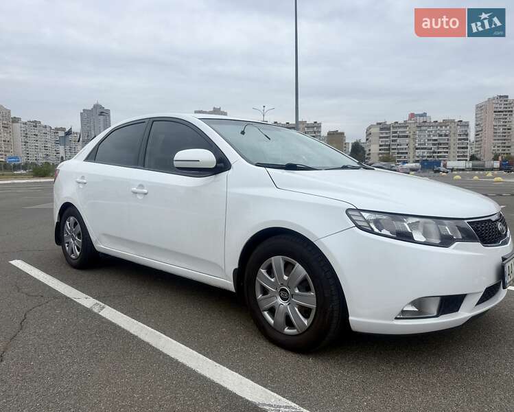 Седан Kia Cerato 2011 в Киеве фото 5 Седан Kia Cerato 2011 в Киеве