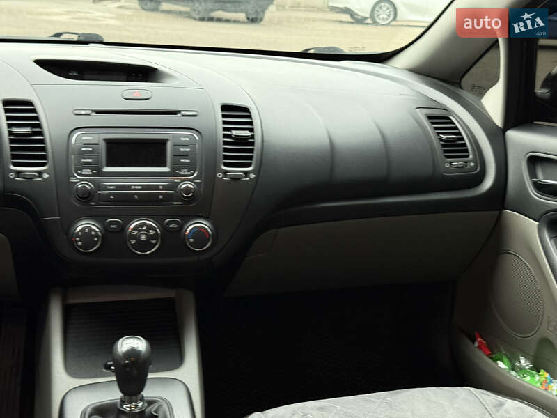 Седан Kia Cerato 2015 в Запоріжжі фото 11 Седан Kia Cerato 2015 в Запоріжжі