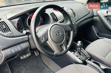Седан Kia Cerato 2011 в 