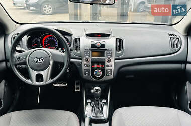 Седан Kia Cerato 2011 в 