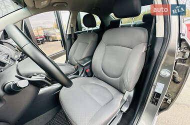 Седан Kia Cerato 2011 в 