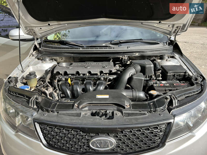 Седан Kia Cerato 2012 в Каменском