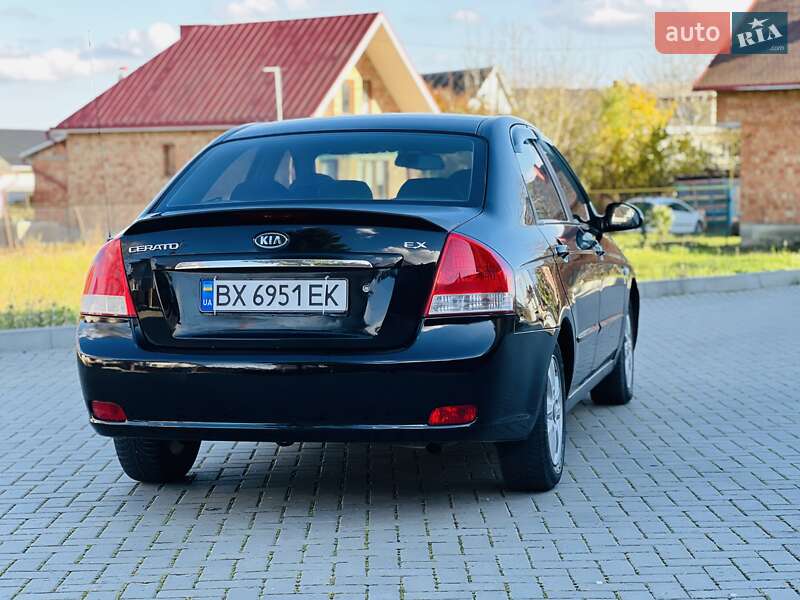 Седан Kia Cerato 2007 в Чернівцях