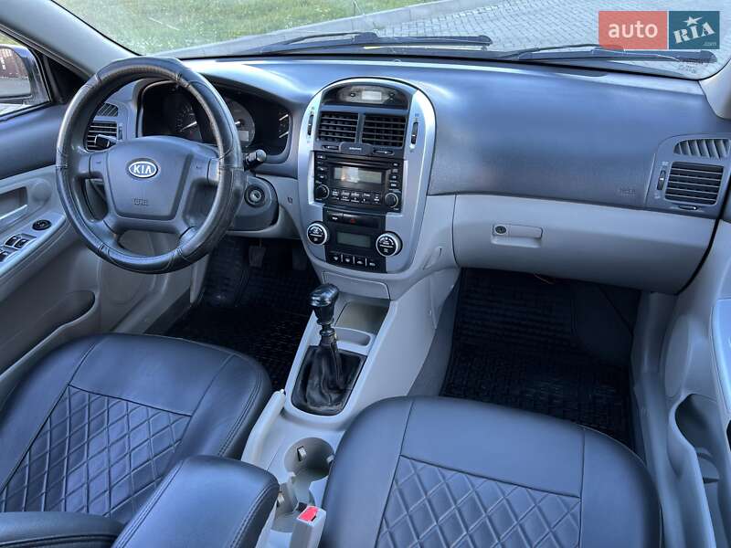 Седан Kia Cerato 2007 в Чернівцях