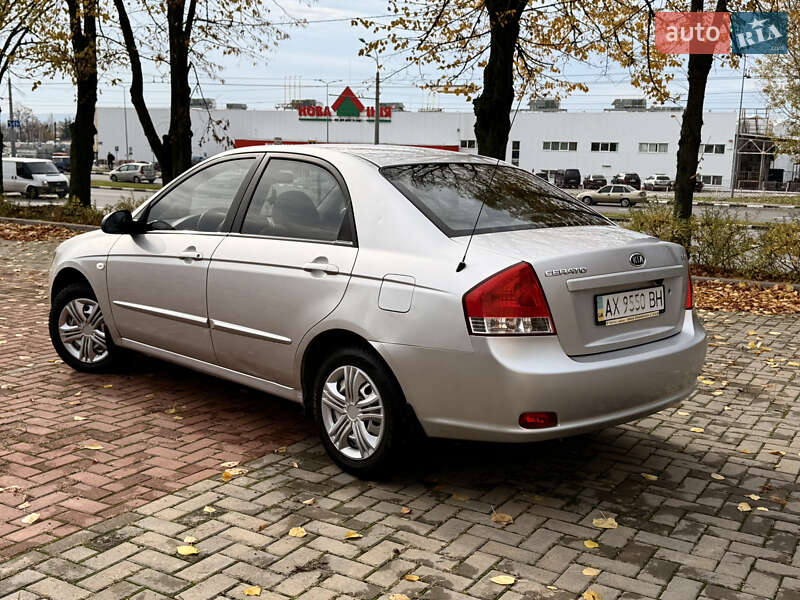 Седан Kia Cerato 2008 в Харькове