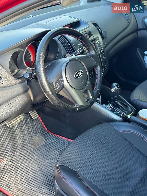 Седан Kia Cerato 2011 в Киеве