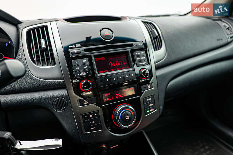 Купе Kia Cerato 2011 в Киеве