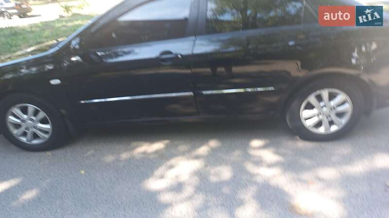 Седан Kia Cerato 2006 в Киеве