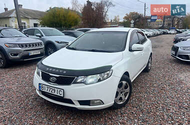 Седан Kia Cerato 2012 в Полтаві